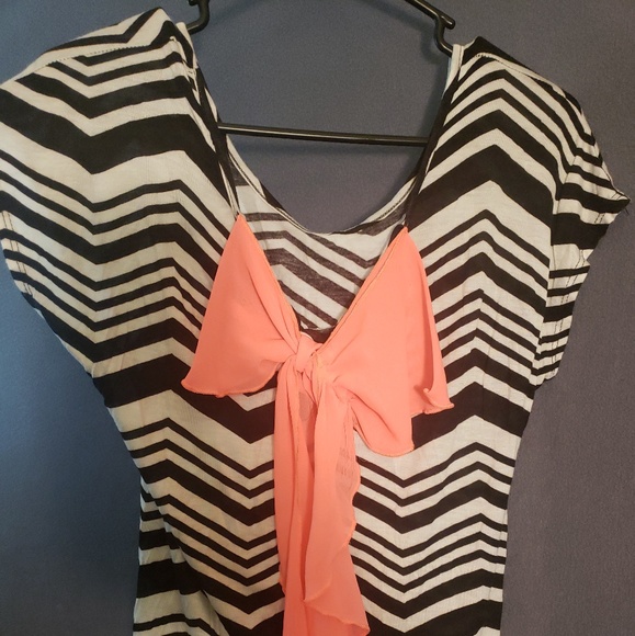 Womans Blouse - Picture 3 of 4